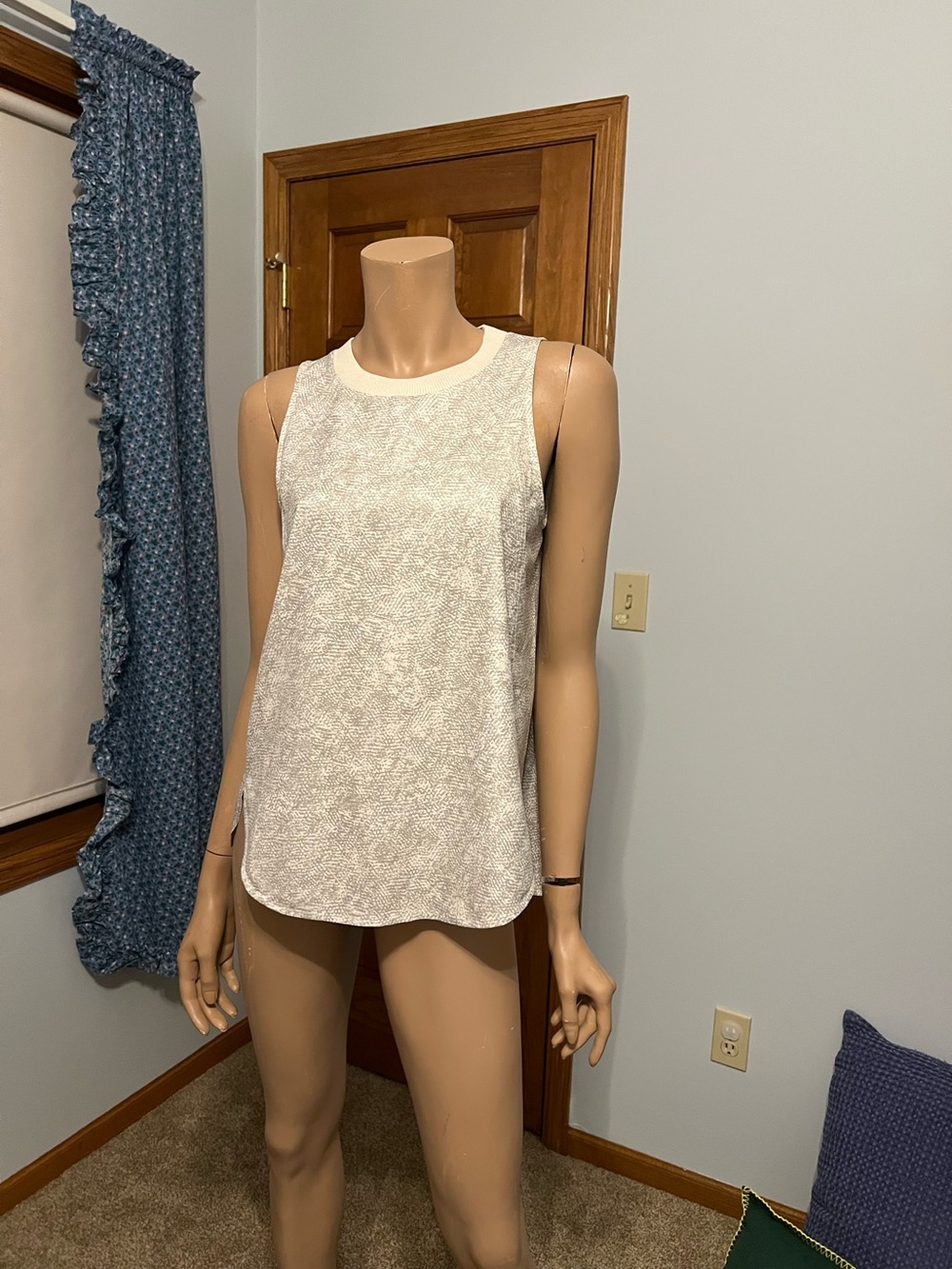 Athleta top